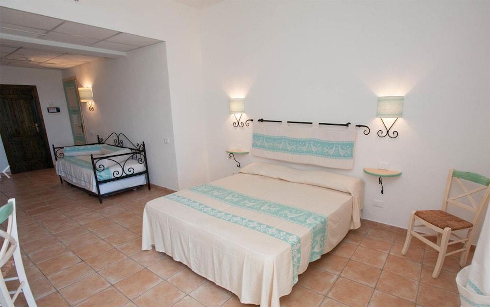 La Plage Noire Resort Marina di Sorso Exterior photo