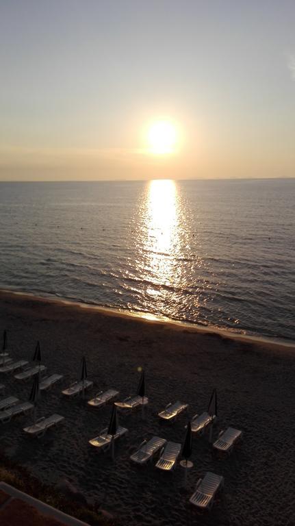 La Plage Noire Resort Marina di Sorso Exterior photo