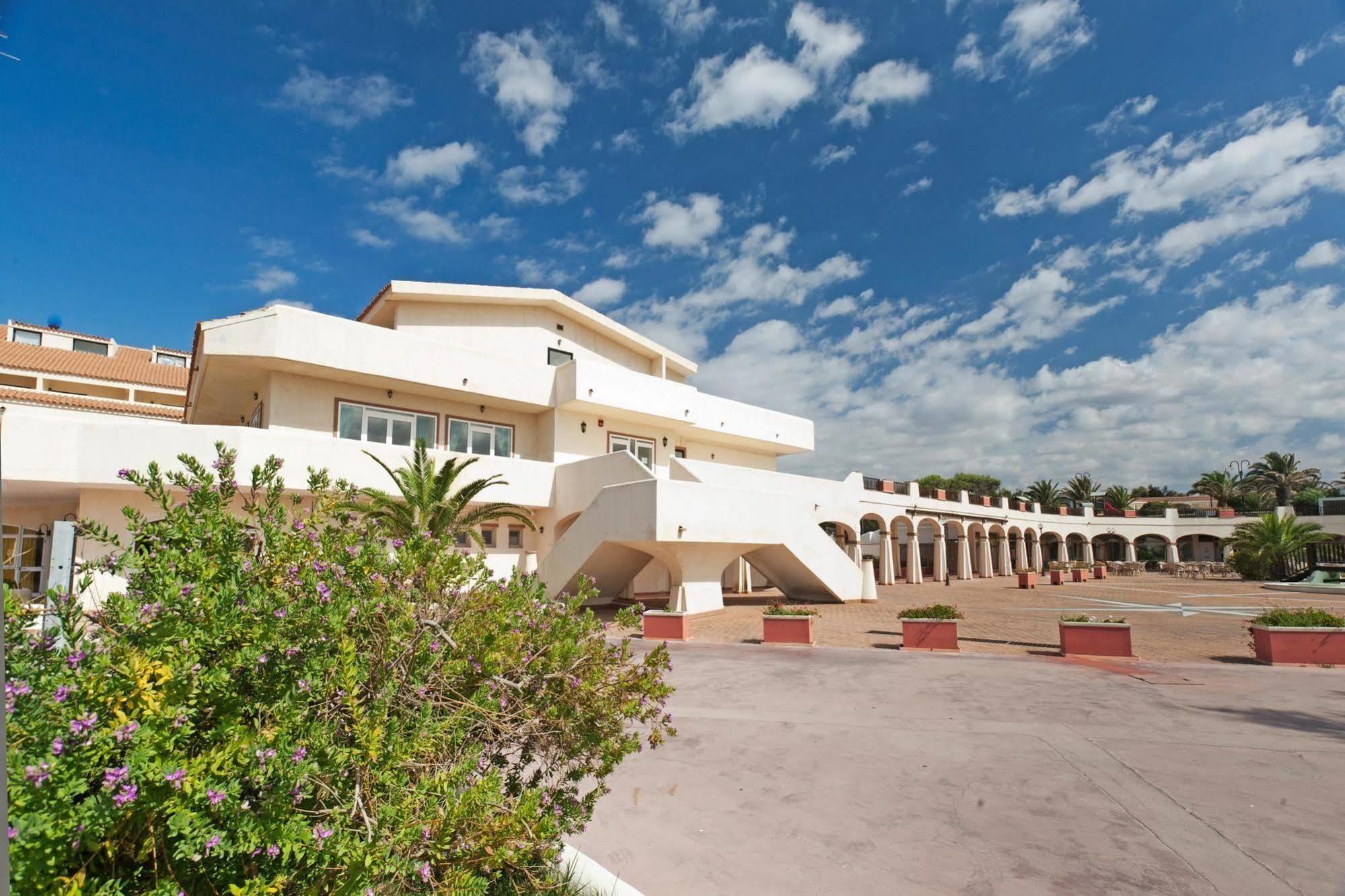 La Plage Noire Resort Marina di Sorso Exterior photo